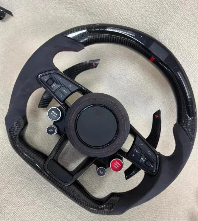 הגה קרבון עם מסך LED לאאודי